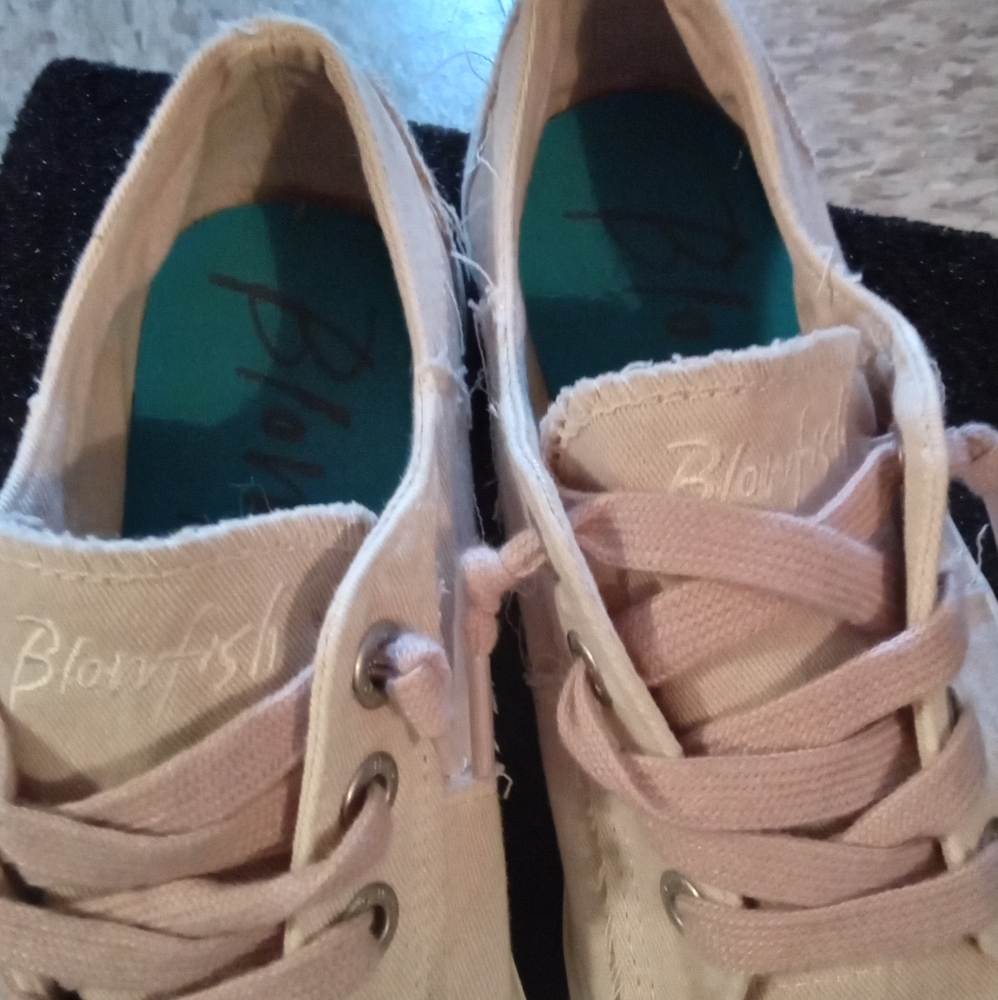 Blowfish Malibu Blush Pink Distressed Canvas Laced Sneakers - Picture 3 of 7